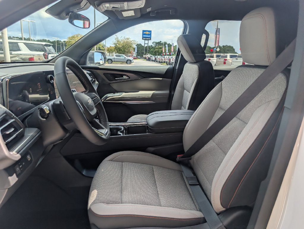 New 2027 Chevrolet Traverse LT FWD image 13