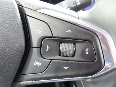 Used 2025 Chevrolet Trax LT w/ LT Convenience Package FWD image 22