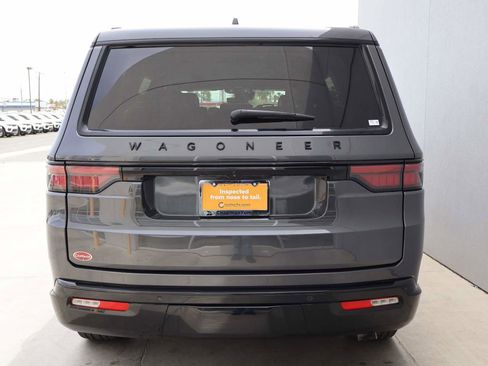 Used 2024 Jeep Wagoneer Series II RWD image 4