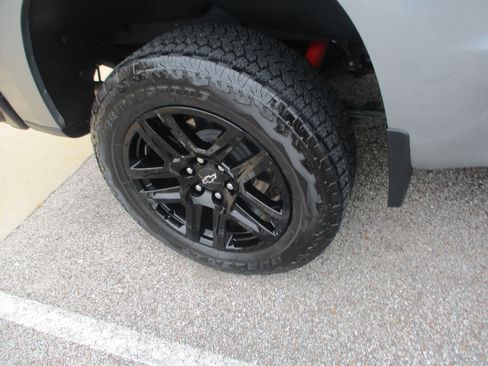 Used 2024 Chevrolet Silverado 1500 LT Trail Boss w/ LT Trail Boss Premium Package AWD/4WD image 22
