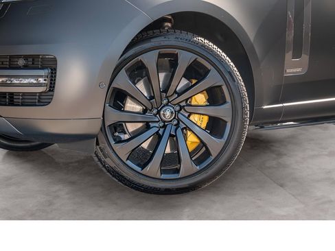 Used 2025 Land Rover Range Rover Long Wheelbase Autobiography AWD/4WD image 3