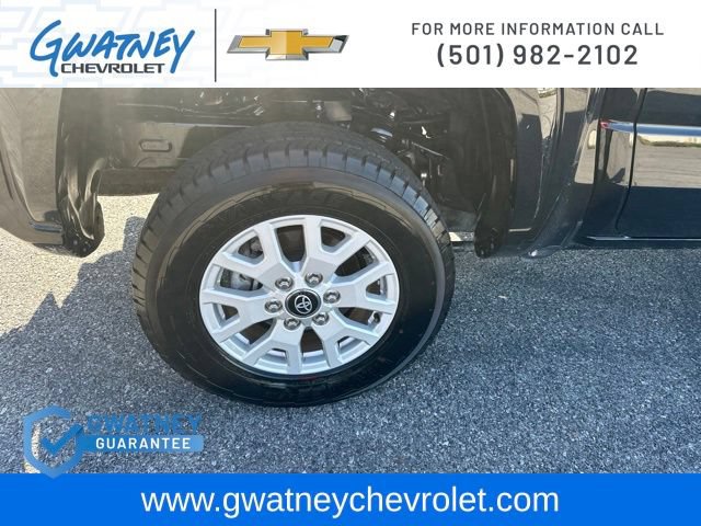 Used 2024 Toyota Tacoma SR5 AWD/4WD image 11