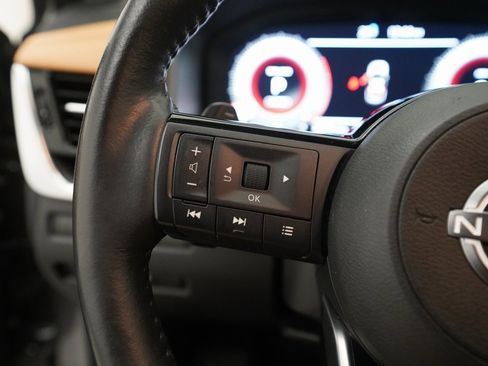 Certified 2023 Nissan Rogue Platinum w/ Platinum Premium Package image 18