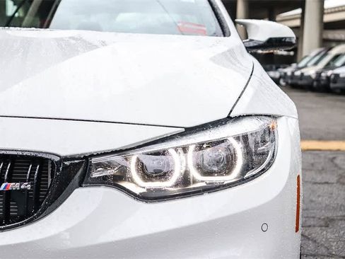 Used 2020 BMW M4 Convertible image 12