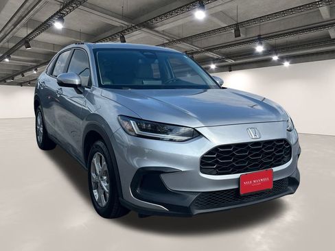 Used 2025 Honda HR-V LX image 2