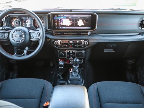 Used 2024 Jeep Wrangler Unlimited Rubicon w/ Convenience Group image 14