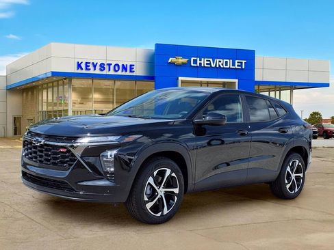 New 2026 Chevrolet Trax RS w/ Sunroof Package FWD image 3
