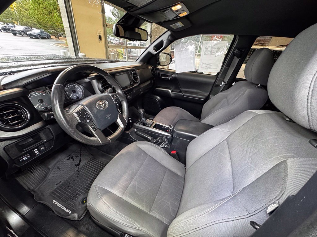 Used 2019 Toyota Tacoma TRD Sport w/ Technology Package AWD/4WD image 19