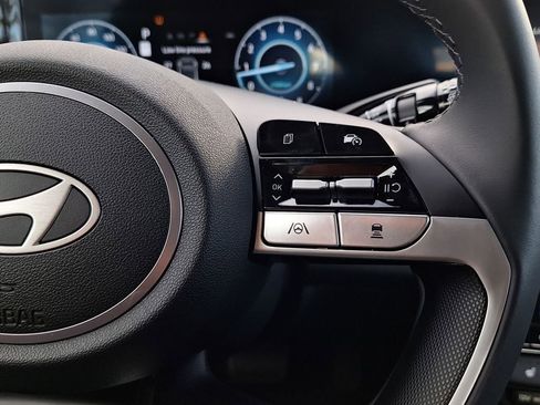 Used 2024 Hyundai Elantra SEL w/ Convenience Package image 16