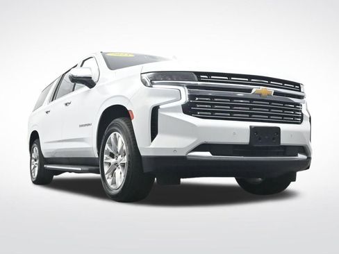 Used 2023 Chevrolet Suburban Premier image 34