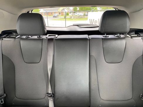 Used 2025 Buick Encore GX Preferred AWD/4WD image 26