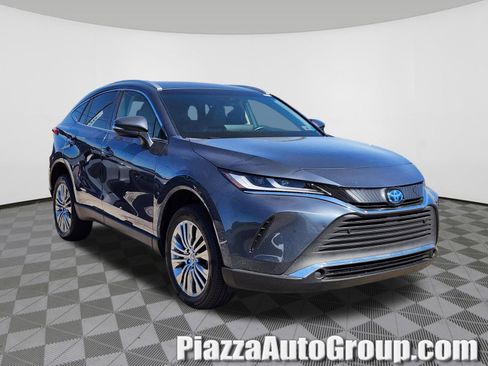 Used 2022 Toyota Venza XLE AWD/4WD image 1