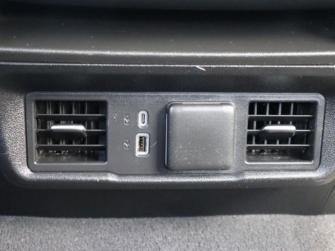 Used 2025 GMC Sierra 1500 SLT AWD/4WD image 21