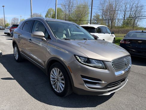 Used 2019 Lincoln MKC Premiere AWD/4WD image 2
