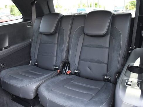 Used 2025 Mercedes-Benz GLS 63 AMG 4MATIC image 26