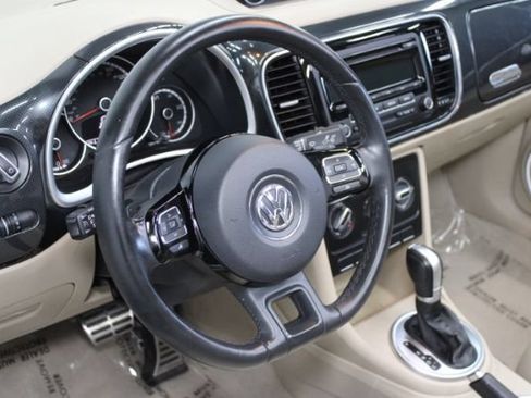 Used 2015 Volkswagen Beetle R-Line FWD image 13