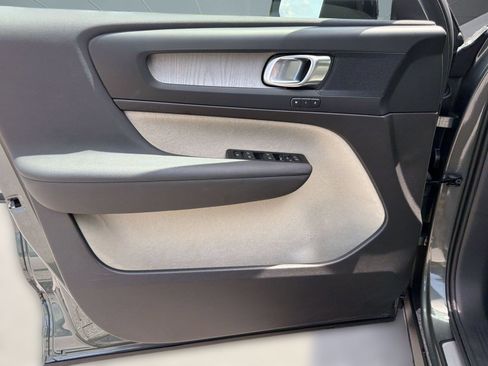 Certified 2026 Volvo XC40 B5 Plus AWD/4WD image 21