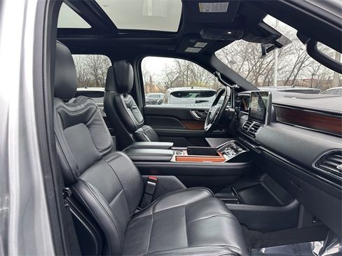 Used 2019 Lincoln Navigator L Reserve image 35
