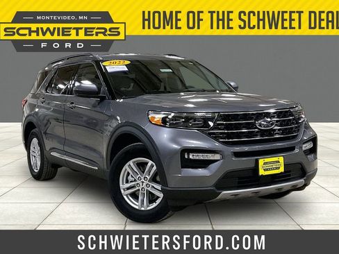 Certified 2022 Ford Explorer XLT w/ Equipment Group 202A AWD/4WD image 1