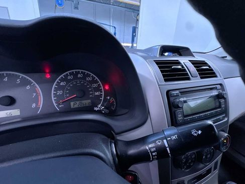 Used 2012 Toyota Corolla LE image 19