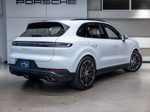 Certified 2026 Porsche Cayenne S AWD/4WD image 8