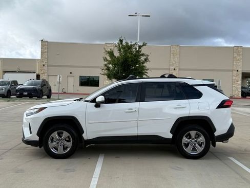 Used 2023 Toyota RAV4 XLE AWD/4WD image 7