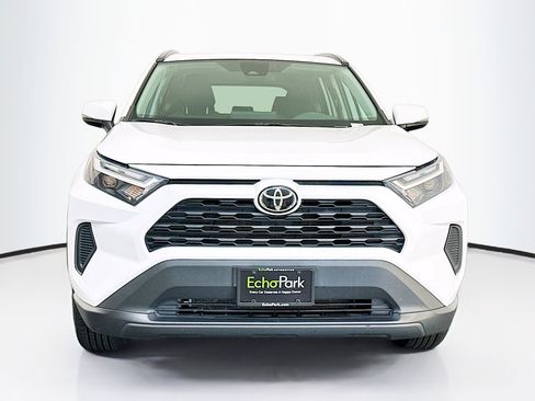 Used 2025 Toyota RAV4 XLE image 2