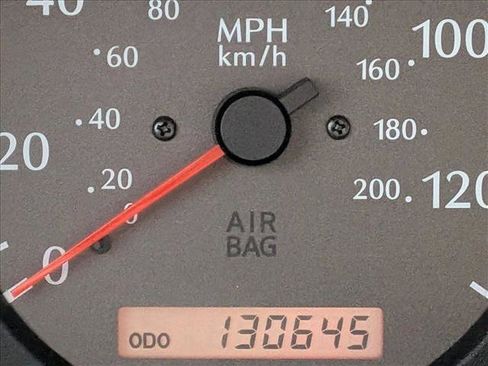 Used 2001 INFINITI G20 FWD image 11