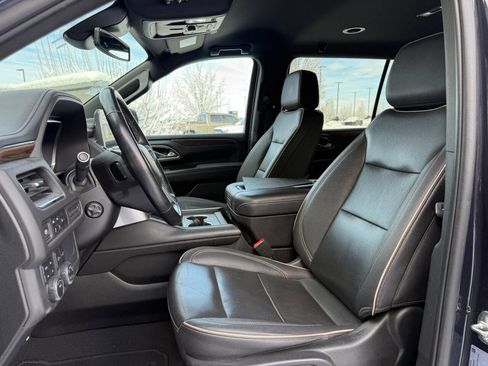 Used 2023 Chevrolet Suburban Premier image 7