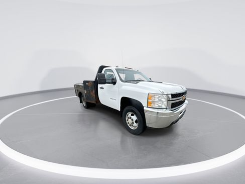 Used 2013 Chevrolet Silverado 3500 W/T image 2