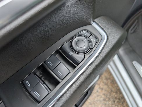 Used 2024 GMC Sierra 1500 Elevation image 18