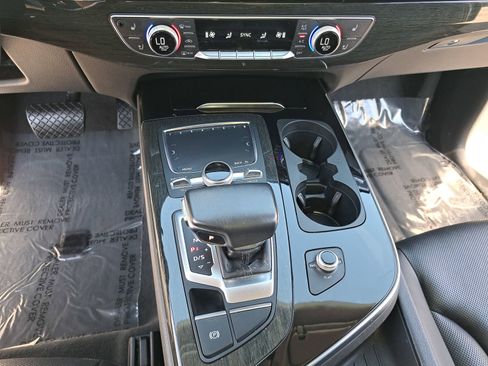 Used 2019 Audi Q7 3.0T Prestige image 24