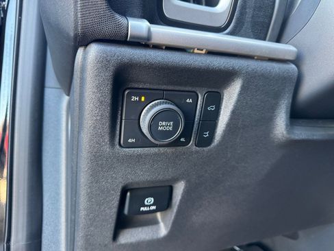 Certified 2025 Ford Expedition Active image 23