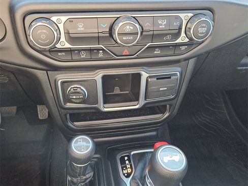 Used 2023 Jeep Wrangler Sport image 17