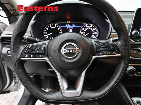 Used 2023 Nissan Altima 2.5 SV FWD image 10