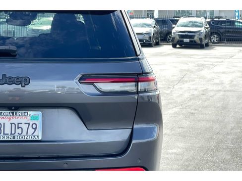 Used 2022 Jeep Grand Cherokee L Laredo RWD image 16
