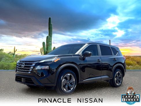 Used 2025 Nissan Rogue SV FWD image 1
