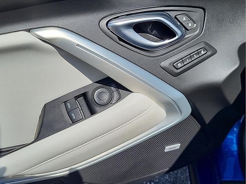 Used 2018 Chevrolet Camaro SS RWD image 13