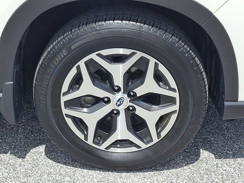 Certified 2023 Subaru Forester Premium AWD/4WD image 9