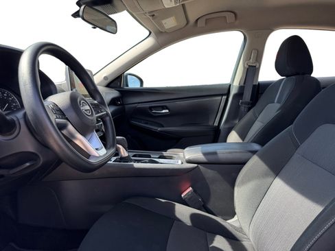 Used 2025 Nissan Sentra SV FWD image 10