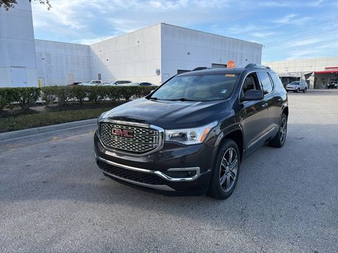 Used 2019 GMC Acadia Denali image 1