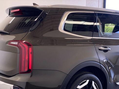 Certified 2024 Kia Telluride S w/ S Sunroof Package FWD image 10