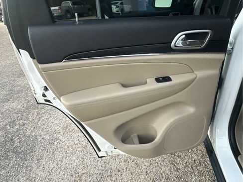 Used 2019 Jeep Grand Cherokee Limited w/ Trailer Tow Group IV image 39