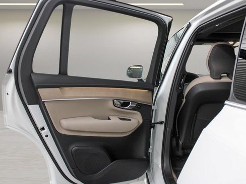 Used 2026 Volvo XC90 B5 Plus w/ Protection Package Premier AWD/4WD image 27