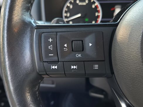 Used 2023 Nissan Rogue SL w/ SL Premium Package image 30