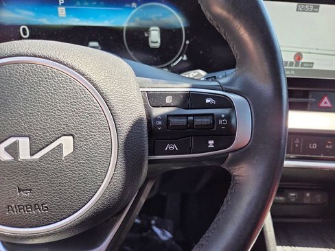 Used 2025 Kia Sportage SX image 29