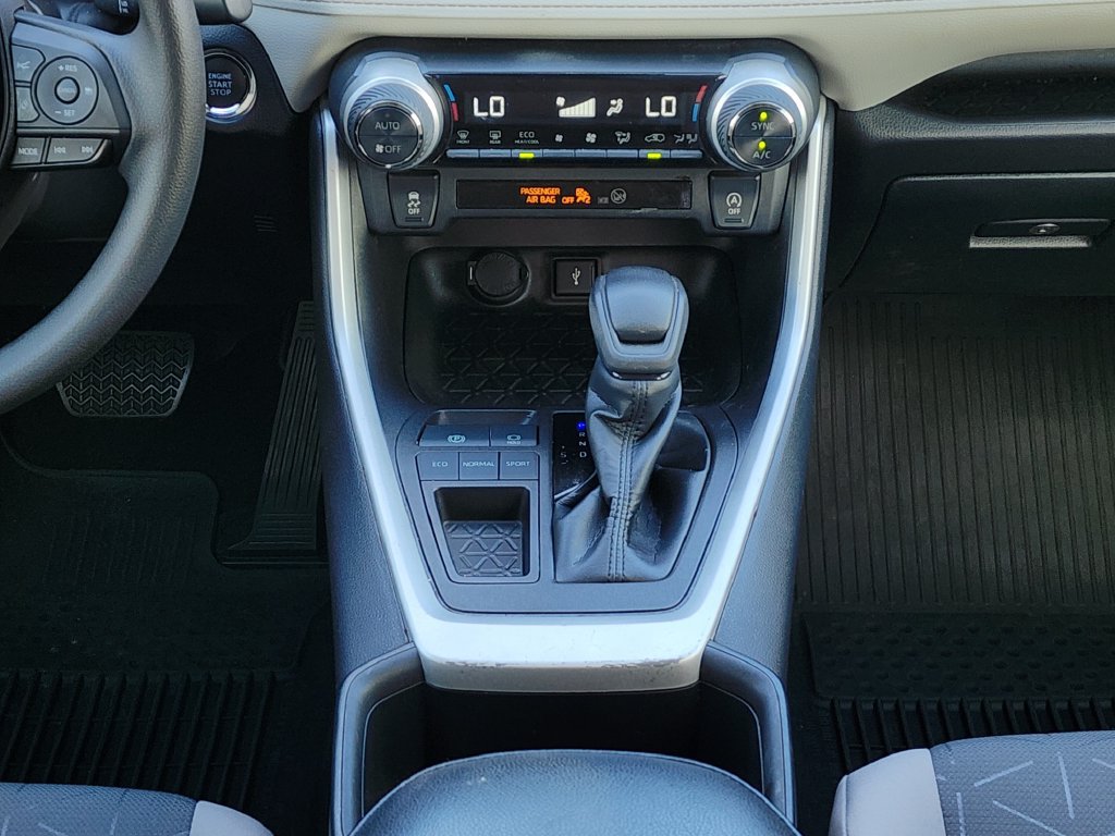 Used 2022 Toyota RAV4 XLE FWD image 21