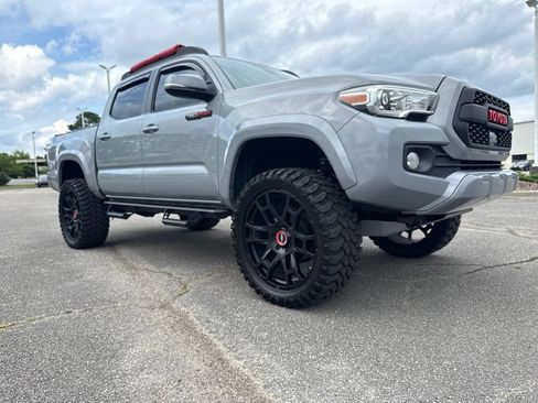 Used 2021 Toyota Tacoma TRD Sport AWD/4WD image 22
