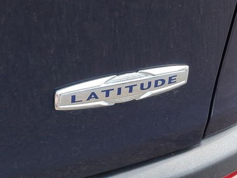 Used 2015 Jeep Cherokee Latitude AWD/4WD image 30