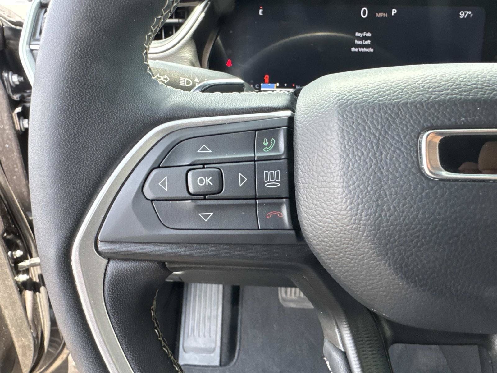 Used 2024 Jeep Grand Cherokee Altitude RWD image 33